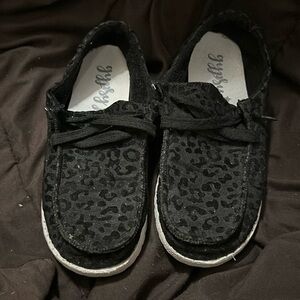 Gypsy Jazz cheetah slip ons